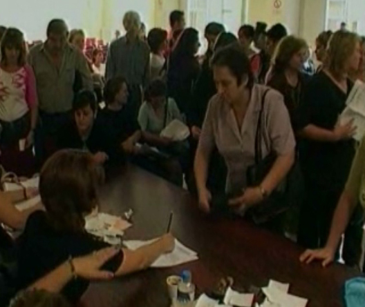 Τα ασφαλιστικά ταμεία και η ανεργία ρίχνουν έξω τον προϋπολογισμό