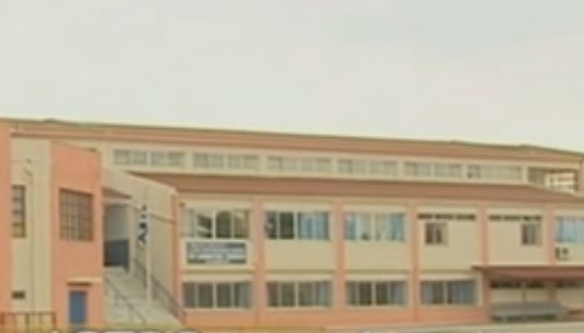 Καταγγελία πατέρα ότι δασκάλα κλώτσησε παιδάκι γιατί έκανε φασαρία