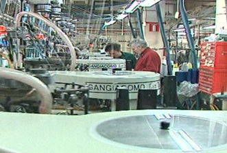 Αντιπαράθεση ΣΕΒ ΓΣΕΕ για τον κατώτερο μισθό και τη μετενέργεια