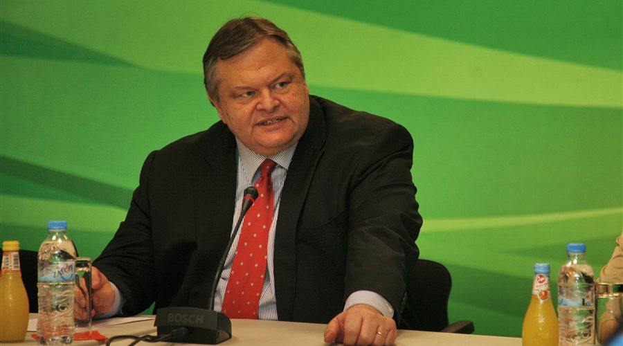 Η χώρα οδηγείται εκ νέου σε αδιέξοδο, εκτιμά ο Ευάγγελος Βενιζέλος