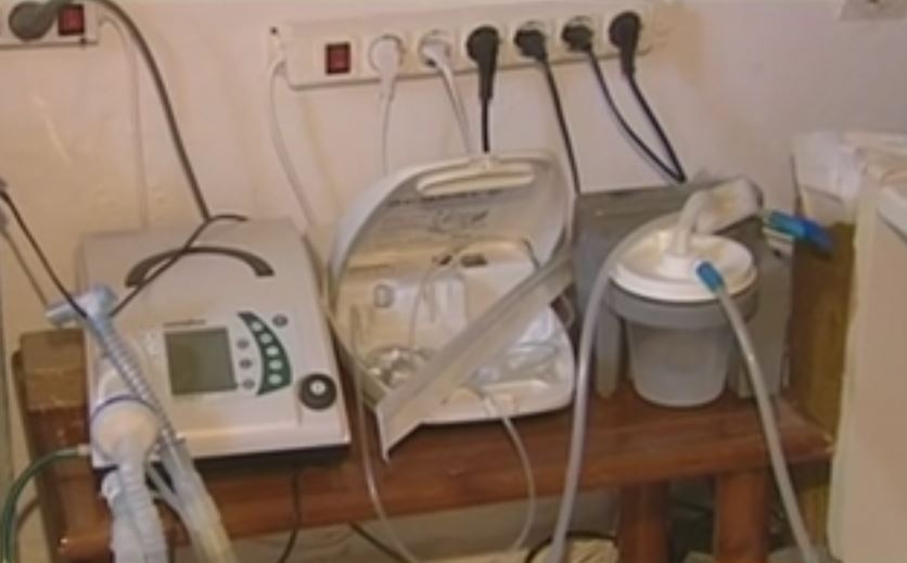 H ΔΕΗ έκοψε το ρεύμα και σε παραπληγικό στη Μαγνησία μετά την 56χρονη