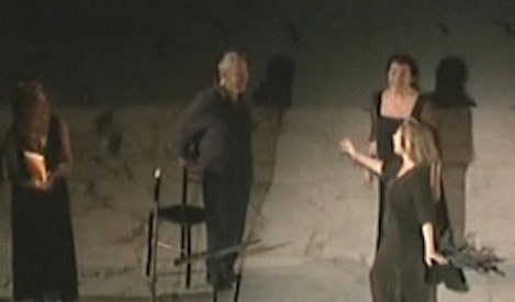 Τριάντα επτά χρόνια μετά, το θέατρο των Δελφών πλημμύρισε από κόσμο