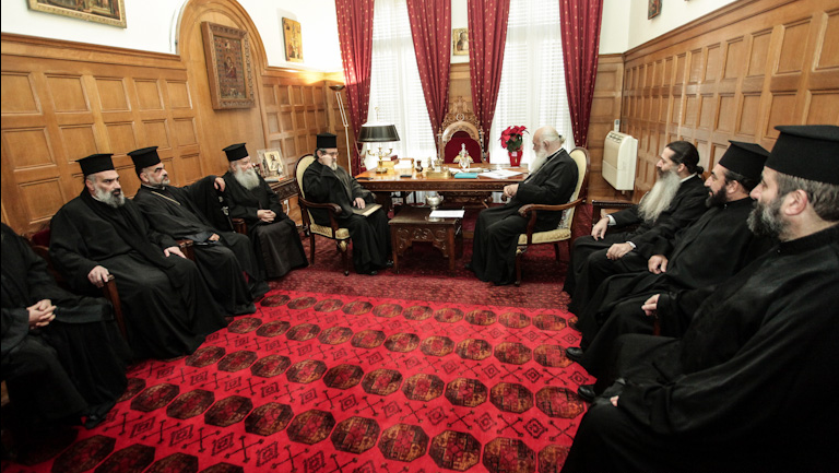 Ιερώνυμος προς ιερείς : Θα υπερασπιστώ τα δικαιώματά σας