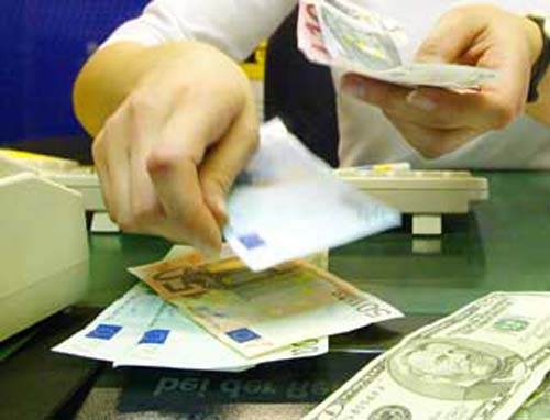 Όλο και χαμηλότερα