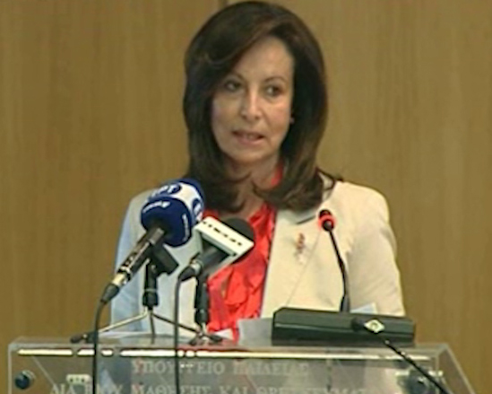 Η Ελλάδα έχει τη δύναμη να υπερασπιστεί την ένταξή της στην Ευρωζώνη, λέει η Αν.Διαμαντοπούλου