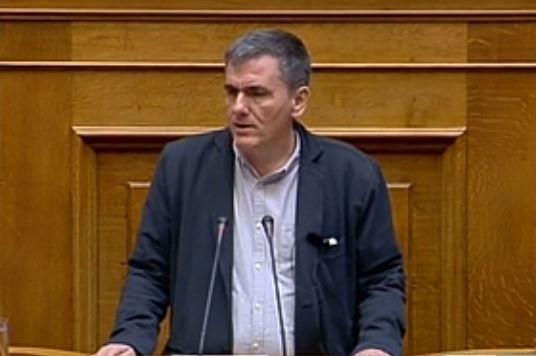 Η κυβέρνηση κατηγορεί το ΔΝΤ ότι μπλοκάρει την επιστροφή των θεσμών