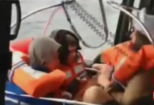 Οι πρώτες εικόνες διάσωσης από το Norman Atlantic όπως τις μετέδωσε η Rai