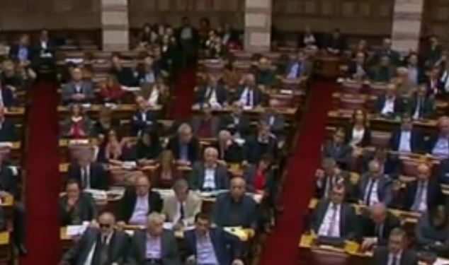 Σε υψηλούς τόνους η συζήτηση στη Βουλή για τη «μικρή ΔΕΗ»