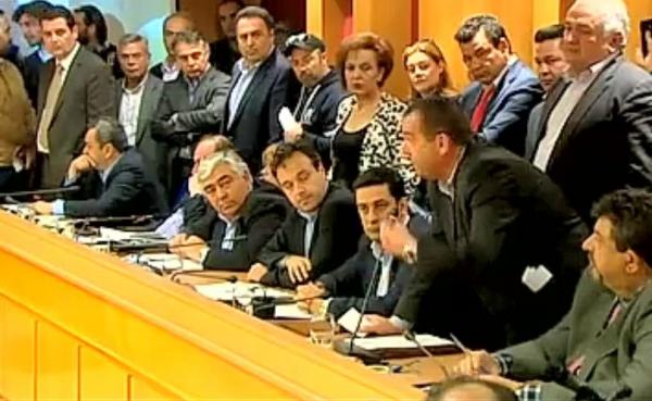 Οργή περιφερειαρχών για τα διαθέσιμα, ζητούν συνάντηση με τον Αλ.Τσίπρα