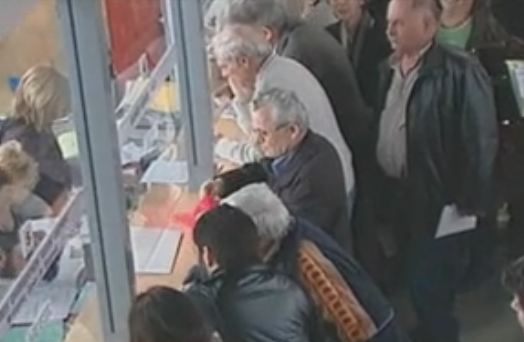 Επιστρέφουν στη δουλειά οι υπάλληλοι που βγήκαν σε διαθεσιμότητα