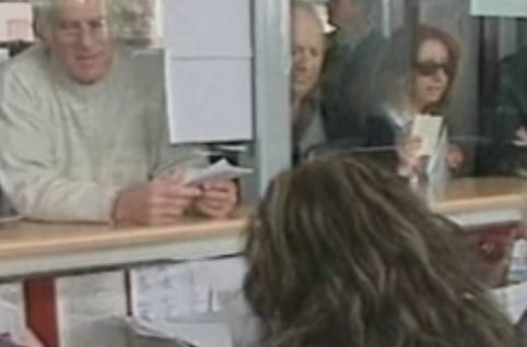 Λύση για τους επίορκους υπαλλήλους ζητά η κυβέρνηση