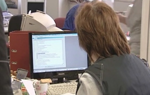 Με ένα χρόνο καθυστέρηση οι μειώσεις στις διπλές συντάξεις