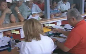 Συνεχίζεται η «κόντρα» κυβέρνησης-Δήμων για τη διαθεσιμότητα