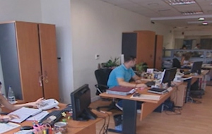 Περικοπές ύψους 2,1 δισ. ευρώ ζητά η τρόικα για το Δημόσιο