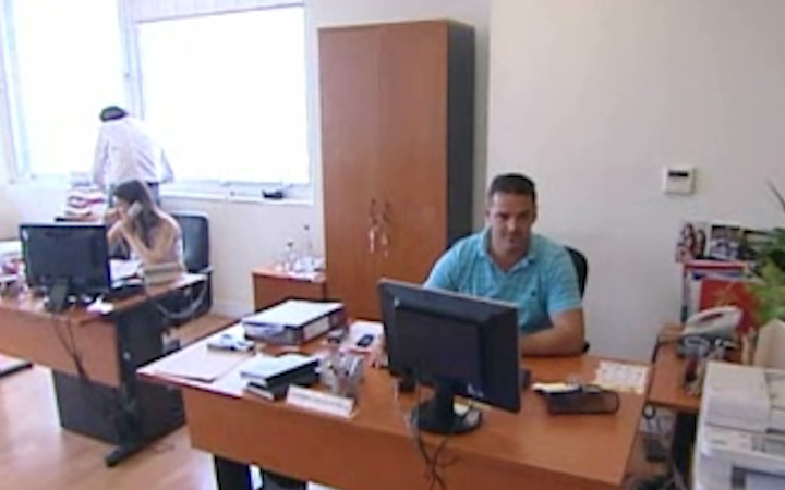 Οι περικοπές φέρνουν απεργίες μετά το δεκαπενταύγουστο