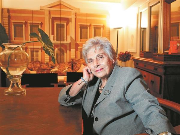 Κική Δημουλά: Η έμπνευση δεν είναι καθόλου κυρία