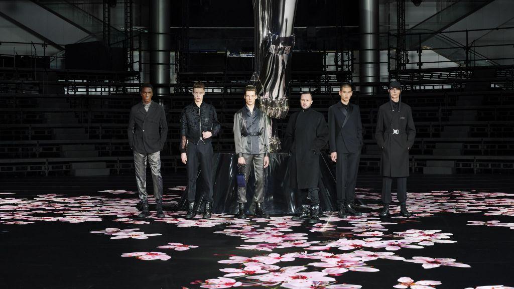 Το fembot της Dior που έκλεψε τα βλέμματα