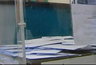 Οκτακομματική Βουλή προκύπτει από νέα δημοσκόπηση