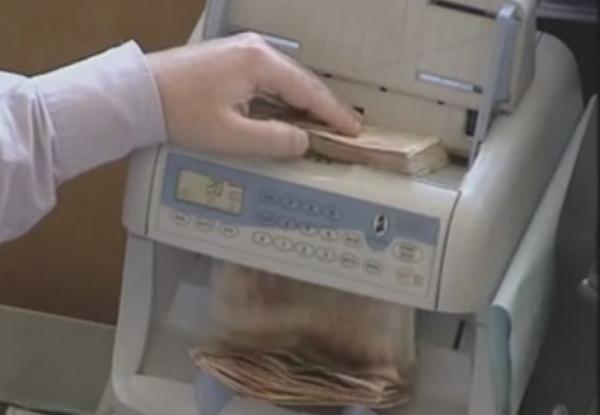 Τη Δευτέρα θα εκταμιευθεί η δόση ύψους 2,5 δισ. ευρώ προς την Ελλάδα