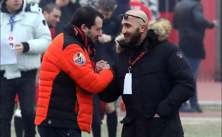 Ιταλία: Σάλος από φωτογραφία του Σαλβίνι με καταδικασμένο για ναρκωτικά οπαδό της Μίλαν