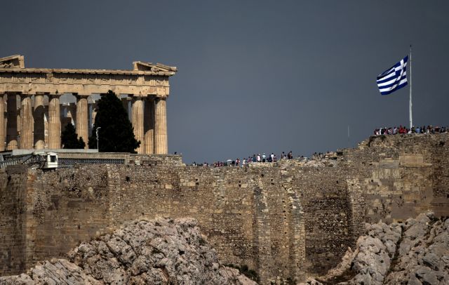 Οι ξένες επενδύσεις και το πορτοφόλι του Έλληνα : Όλες οι προκλήσεις του 2019 για την οικονομία