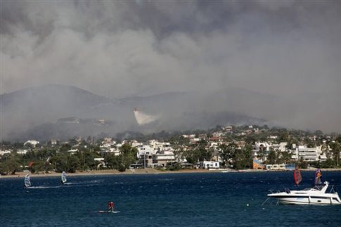 Σε επιφυλακή η Πυροσβεστική σε όλη τη χώρα