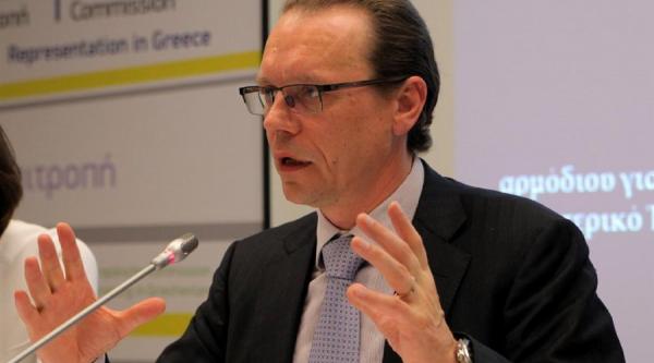 «Δεν είναι η καλύτερη επιλογή» η μείωση του ΦΠΑ, λέει ο αρμόδιος επίτροπος