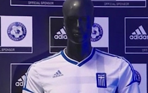 Παρουσίασαν τη νέα φανέλα της Εθνικής ποδοσφαίρου