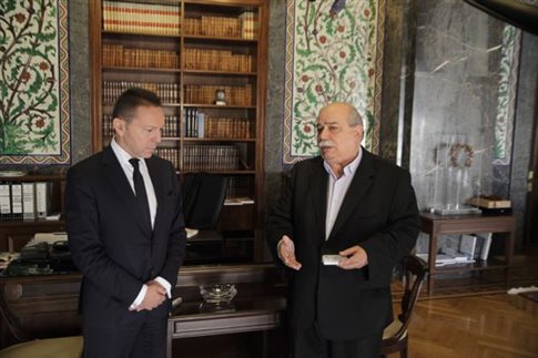 Ηχηρό πολιτικό μήνυμα Γ.Στουρνάρα για συναίνεση