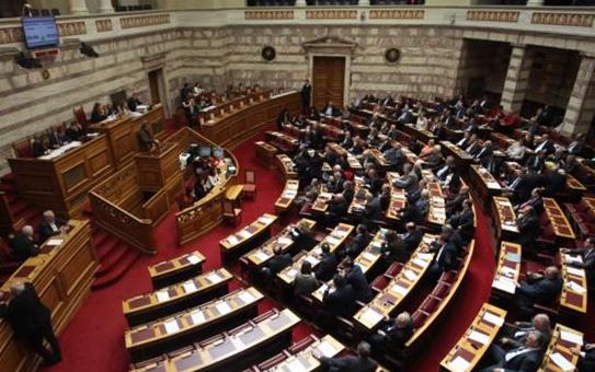 Με 153 «ναι» ψηφίστηκε το ασφαλιστικό και φορολογικό νομοσχέδιο