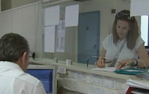 Με βήματα… χελώνας προχωρά το μέτρο της εργασιακής εφεδρείας στο Δημόσιο