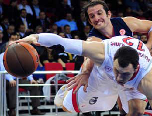 Παλικαρίσια στην πρώτη θέση