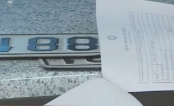 Ουρές στις Εφορίες για κατάθεση πινακίδων