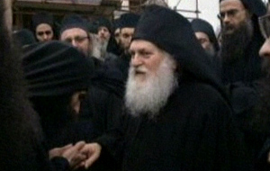 Στην εισαγγελία Εφετών έφτασε ο ηγούμενος Εφραίμ