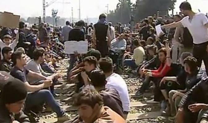 Οι εγκλωβισμένοι πρόσφυγες στην Ειδομένη