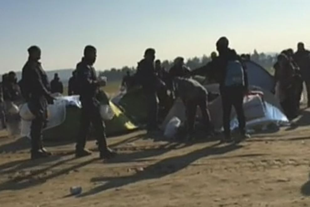 Περισσότεροι από 2.000 πρόσφυγες στην Αθήνα από την Ειδομένη