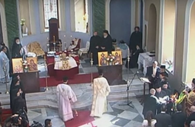 Συγκίνηση για τον πρώτο Αγιασμό στην ιστορική προκυμαία της Σμύρνης