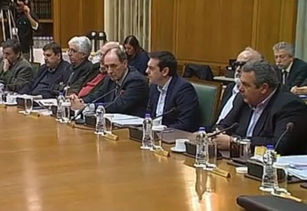 Η κυβέρνηση κλείνει τα σενάρια εκλογών