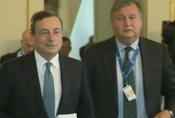 Η ΕΚΤ σταματά να θεωρεί επιλέξιμα τα ελληνικά ομολόγα