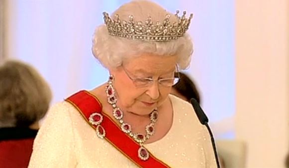 Ελισάβετ: Ο διχασμός της ΕΕ είναι επικίνδυνος, λαμβάνουμε μέτρα εναντίον του