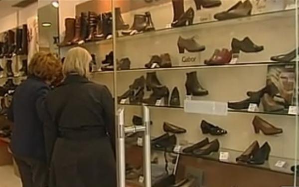 Ανοικτά εμπορικά καταστήματα την Κυριακή