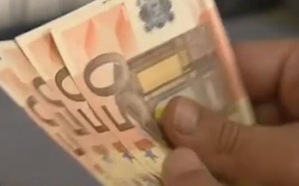 Βαρουφάκης: Ο ΕΝΦΙΑ παραμένει μέχρι να αλλάξει