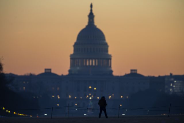 ΗΠΑ : Παρατείνεται έως την ερχόμενη εβδομάδα το λουκέτο στις υπηρεσίες
