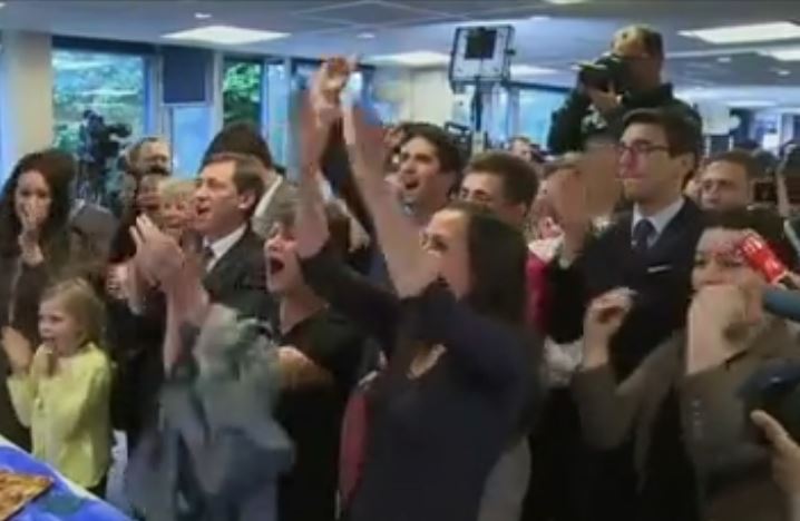 Γαλλία: Πολιτικός σεισμός από τη νίκη της Λεπέν