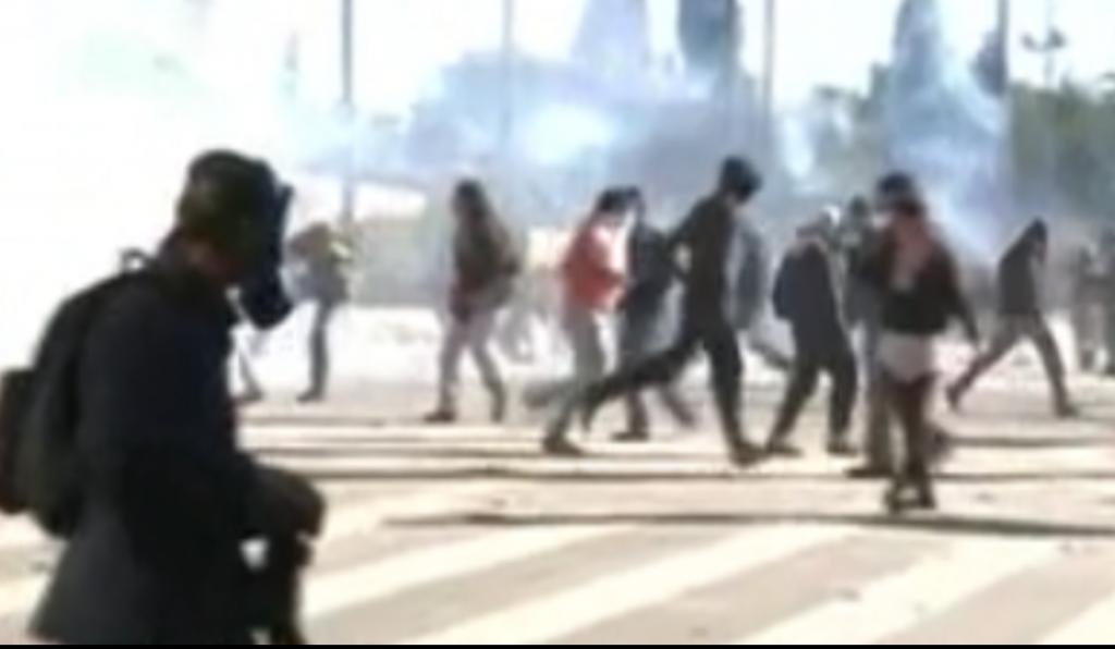 Επεισόδια και μολότοφ στο κέντρο της Αθήνας