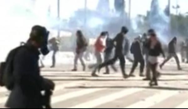 Επεισόδια και μολότοφ στο κέντρο της Αθήνας