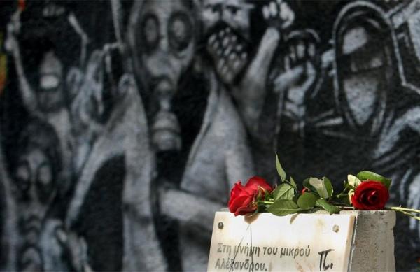Γρηγορόπουλος 10 Δεκέμβρηδες μετά: Η δολοφονία, η εξέγερση και μια γενιά που πίστεψε πως θα αλλάξει τον κόσμο