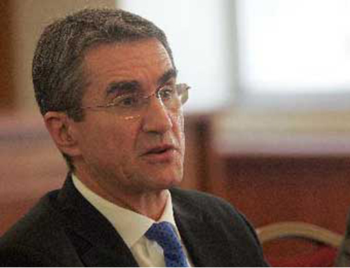 Ασφυκτικές πιέσεις από την «τρόικα» για εφαρμογή των αλλαγών στο Ασφαλιστικό από το 2015