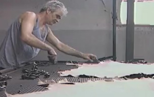 Με νόμο θα καθοριστεί ο κατώτατος μισθός