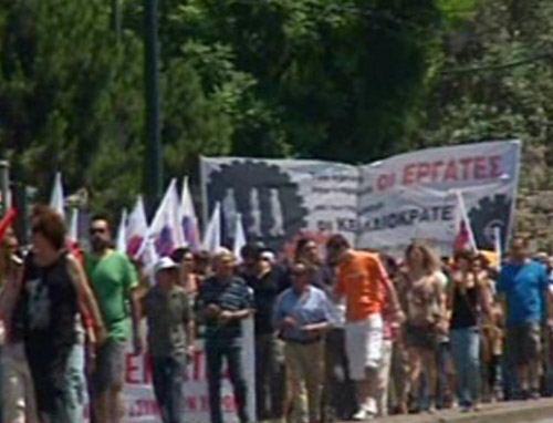 Κατά μέτωπον επίθεση στη κυβέρνηση για ασφαλιστικό και εργασιακό από τους εταίρους